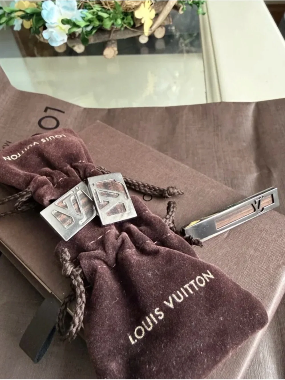 Louis Vuitton Damier Edene Cufflings & Tie Clips set with original Box - Picture 5 of 5